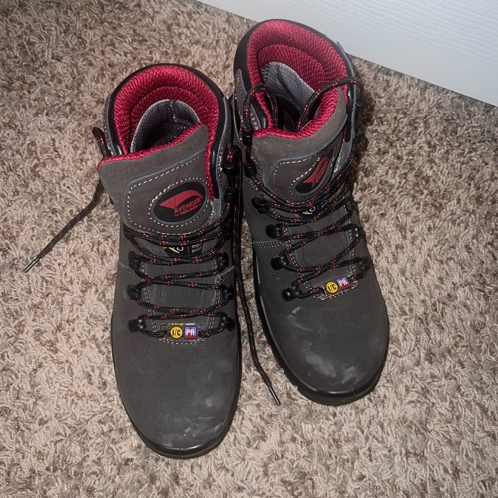 Men's Avenger Composite Toe WP Metal Free Metguard Work Boot 7402